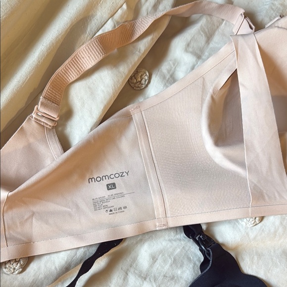 Elegant Women's Intimates Set - Black and Cream - Picture 4 of 8